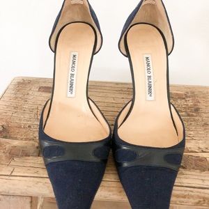 Manolo blahnik navy pump